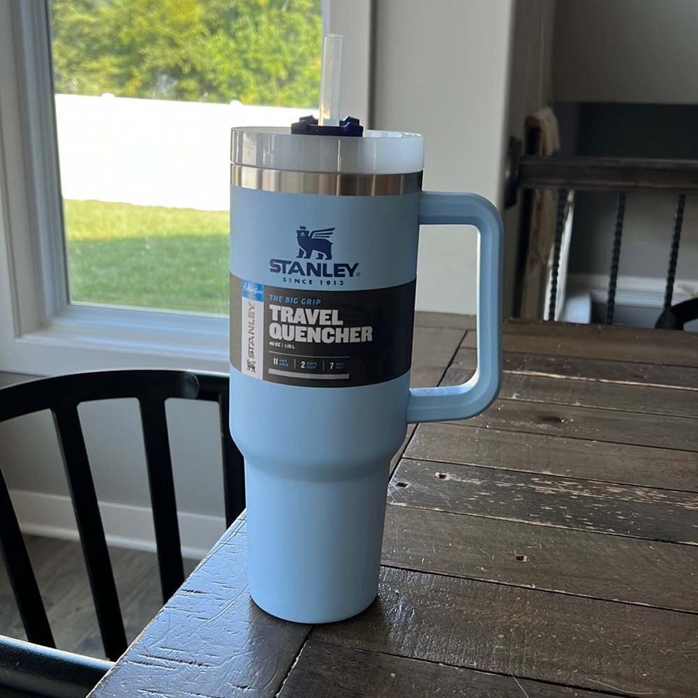 NWT CORNFLOWER BLUE Stanley 40oz Thirst Quencher